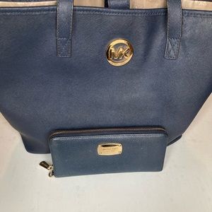 Blue Michael Kors Large bag with matching waller